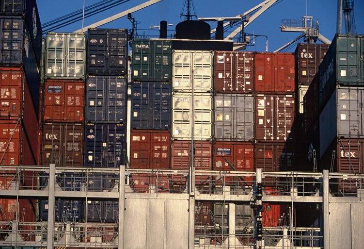 Marchandises transportées : Quelle police souscrire ?